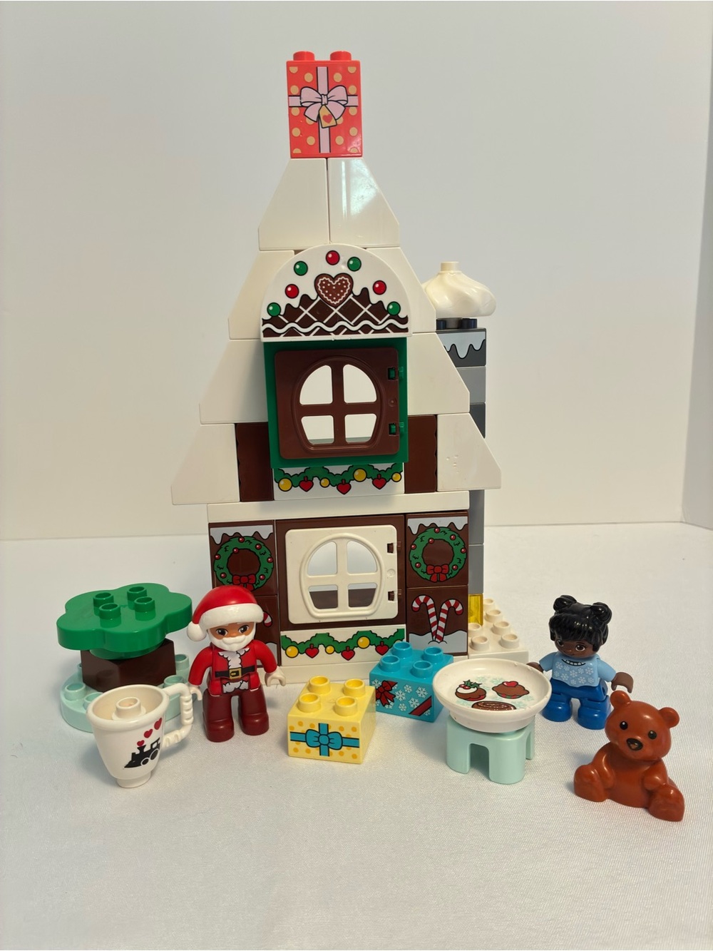 Lego Duplo Santa's Gingerbread House #10976 Retired